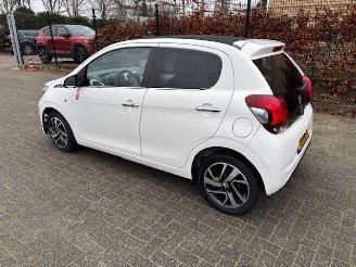 Peugeot 108 1.2  5-drs Top! Roland Garros picture 2