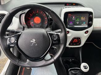 Peugeot 108 1.2  5-drs Top! Roland Garros picture 15