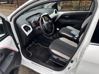 Peugeot 108 1.2  5-drs Top! Roland Garros picture 11