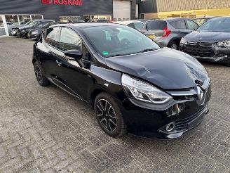 skadebil auto Renault Clio 1.2 16v 5-drs clima 2016/4