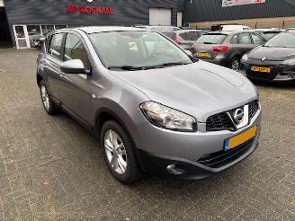uszkodzony samochody osobowe Nissan Qashqai 1.6 Acenta 2011/8