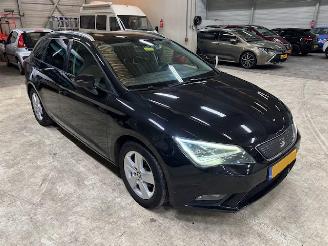 skadebil auto Seat Leon 1.6 TDI Style Clima Navi 2014/5