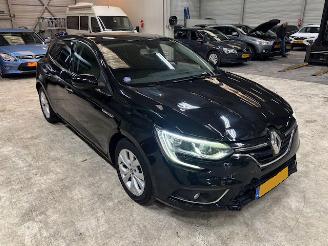 Vaurioauto  passenger cars Renault Mégane 1.3 TCe Limited  140pk 2019/6