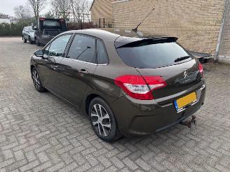 krockskadad bil auto Citroën C4 1.6 HDI Tendance airco 2011/2