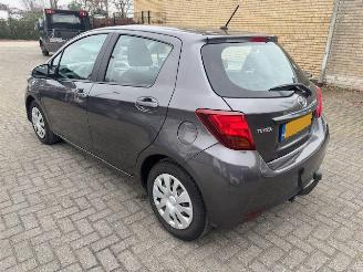 skadebil auto Toyota Yaris 1.3 16v 5-drs airco Nap 2015/5