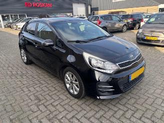 Schadeauto Kia Rio 1.4 5-drs clima  110pk 2015/8
