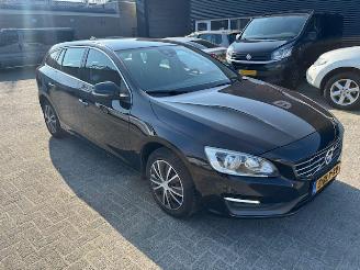 Volvo V-60 1.6 D2 Momentum automaat picture 1