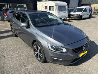 Coche accidentado Volvo V-60 2.0 T4 Momentum 190pk 2017/9
