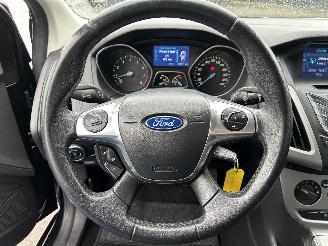 Ford Focus 1.0 EcoBoost Trend 5drs picture 17