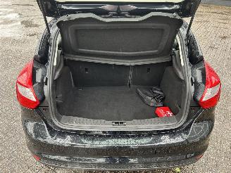 Ford Focus 1.0 EcoBoost Trend 5drs picture 13