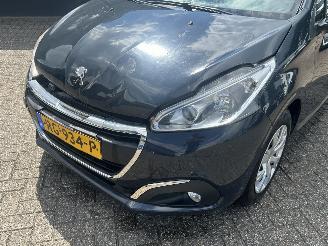 Peugeot 208 1.2 Pure Tech Blue Lion 5drs picture 22
