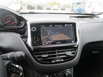 Peugeot 208 1.2 Pure Tech Blue Lion 5drs picture 15