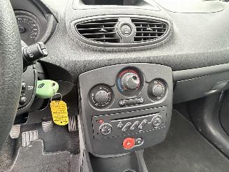Renault Clio 1.2 TCE Expression picture 14