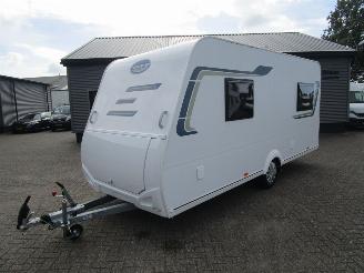 skadebil caravan Caravelair  Alba 472 2023/3