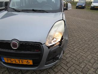 Fiat Doblo 2.0 Multijet Emotion picture 21