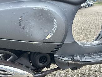 Vespa  LX 50 4T picture 12