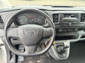 Toyota ProAce Shuttle 1.5 D-4D Cool Comfort Medium 9 personen Incl BTW. picture 18
