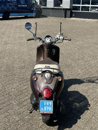 Sym  Mio 50 picture 4