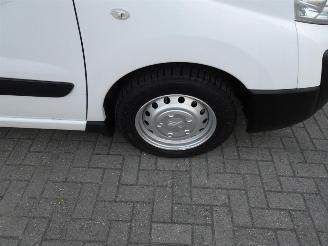 Peugeot Expert 227 2.0 HDI L1H1 Profit+ 3 zits airco picture 17
