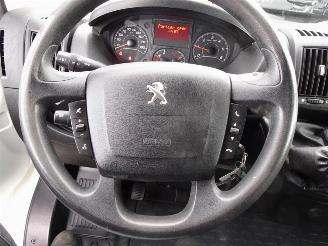 Peugeot Boxer 330 2.2 HDI L2H1 XT 3 zits airco picture 19
