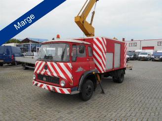 ocasión camiones Ford  bedford hoogwerker 1970