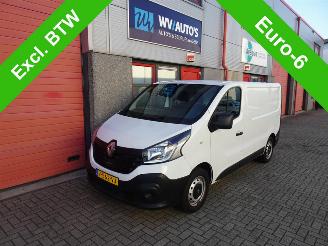 krockskadad bil auto Renault Trafic 1.6 dCi T27 L1H1 Comfort 3 zits airco 2019/1