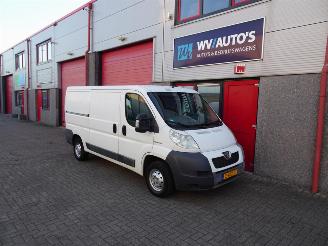 Peugeot Boxer 330 2.2 HDI L2H1 airco 3 zits picture 4