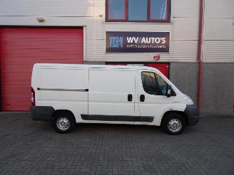 Peugeot Boxer 330 2.2 HDI L2H1 airco 3 zits picture 6