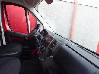 Peugeot Boxer 333 2.2 BlueHDi 165 L3H2 Premium 3 zits navi airco camera 2500 kg trekhaakgewicht picture 23