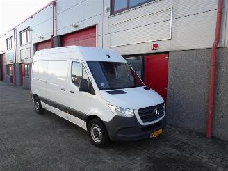 Mercedes Sprinter 314 2.2 CDI L2H2 3 zitter picture 4
