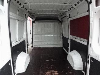 Peugeot Boxer 330 2.0 BlueHDI L2H2 Premium Pack 2 x schuifdeur picture 11