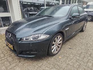 krockskadad bil auto Jaguar XF 3.0D Sport Edition Motor defect 2013/3