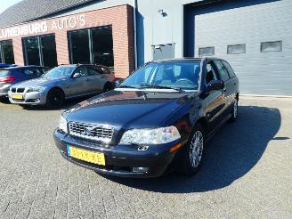 krockskadad bil auto Volvo V-40 1.8 Europa 2003/3