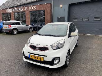 krockskadad bil auto Kia Picanto 1.0 CVVT BusinessLine  AIRCO Hatchback 3-dr. 2014/10