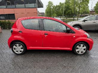Toyota Aygo 1.0-12V Cool  AIRCO Hatchback 5-dr. picture 2