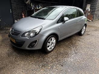 Auto incidentate Opel Corsa 1.2-16V BlitZ  Hatchback 3-dr. 2014/6