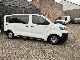 skadebil auto Opel Vivaro 1.5 CDTI   9 PERSOONS Personenbus 4-dr. 2021/11