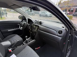 Suzuki Vitara 1.4 Boosterjet Select Smart Hybrid picture 13