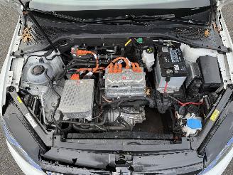 Volkswagen e-Golf  picture 10