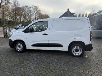 Peugeot Partner 1.2  BENZINE  PureTech Premium picture 2