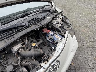 Toyota iQ 1.0 VVTi Aspiration AUTOMAAT picture 13