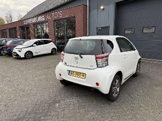 skadebil auto Toyota iQ 1.0 VVTi Aspiration AUTOMAAT 2009/3