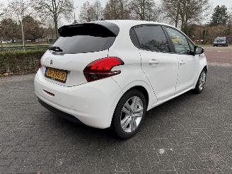 Peugeot 208 1.2 PureTech Signature NAVIGATIE picture 34