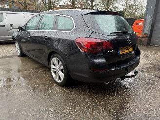 Vaurioauto  passenger cars Opel Astra 1.4 Turbo Sport 2011/1