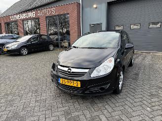 skadebil auto Opel Corsa 1.2-16V Essentia (Hatchback 3-dr.) 2009/2