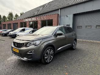 damaged passenger cars Peugeot 3008 1.2 AUTOMAAT  PureTech Allure (SUV 5-dr.) 2019/2