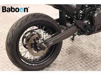 KTM 690 SMC -R picture 10
