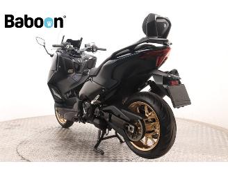 Yamaha  T-MAX 560 Tech Max ABS picture 6