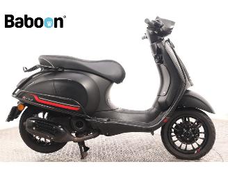 skadebil bromfiets Vespa  Sprint 45KM 2022/2