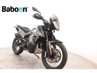 KTM  890 Adventure picture 2